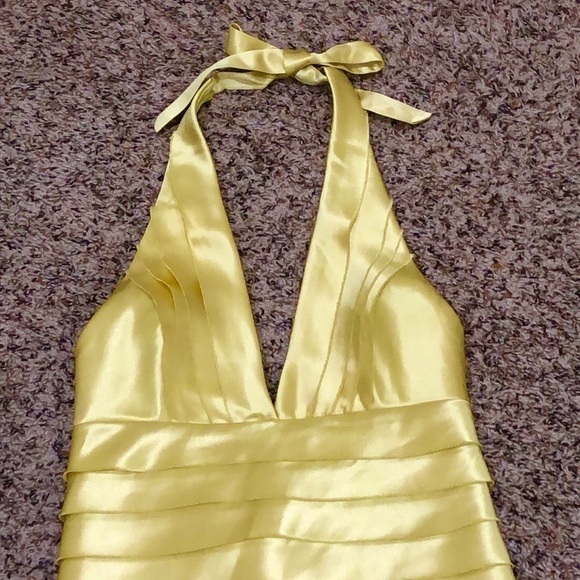 BCBGMAXAZRIA Cocktail Dress Size 0 Pastel Yellow Tiered Halter Neck Mini - Picture 3 of 8